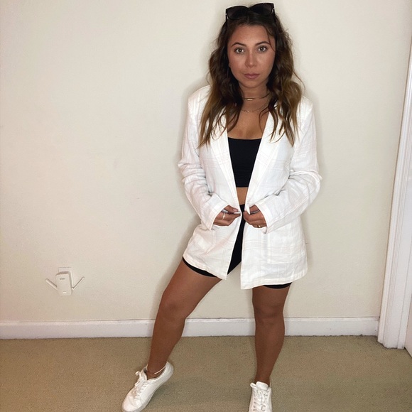 Meet your Posher, Victoria - Picture 1 of 1